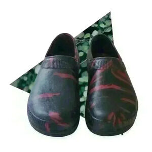 Clogs Unisex Adult Men's & Women's Slip Resistant Size 9 Women , Size 8 Men's